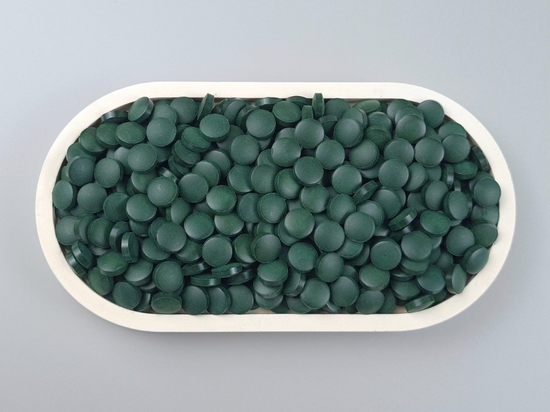 Bio Spirulina Presslinge - In einer Schale von oben