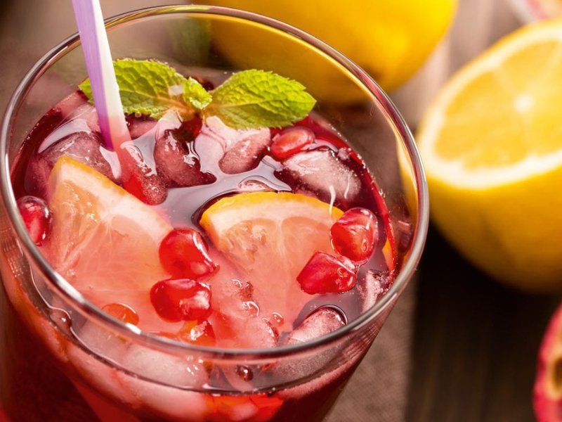 Fermentierter Granatapfelsaft-Cocktail